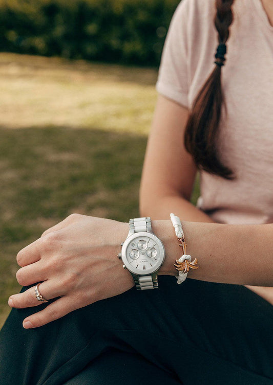 Palmband – Serene | Handgjort Armband i Vitt Läder med Roséguldspalm